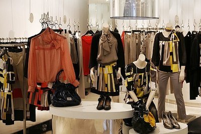 李寶宏:夯實基礎抗“危機”_品牌名人堂_中國女裝網